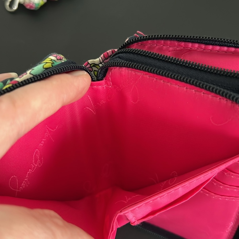 Vera Bradley Small Crossbody NWOT - Picture 6 of 6